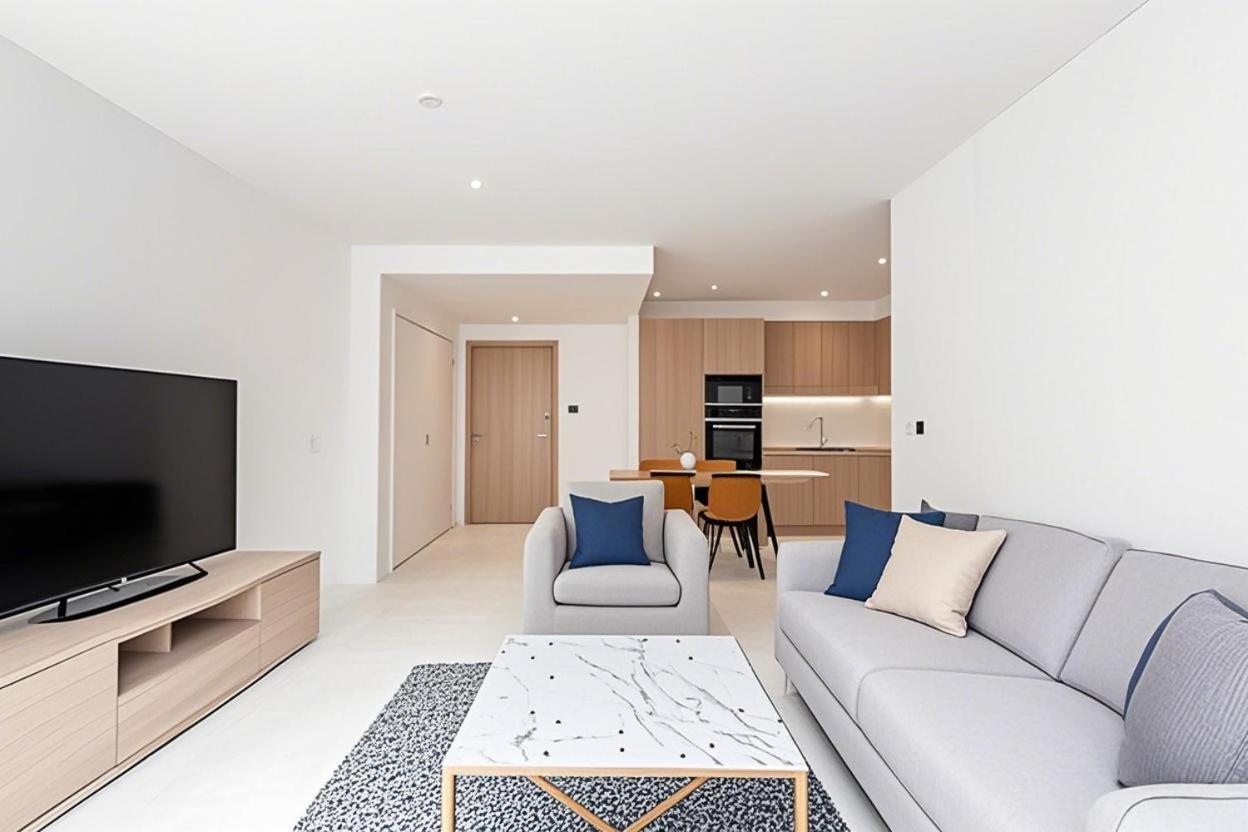 Apartment Luxury Retreat In *
