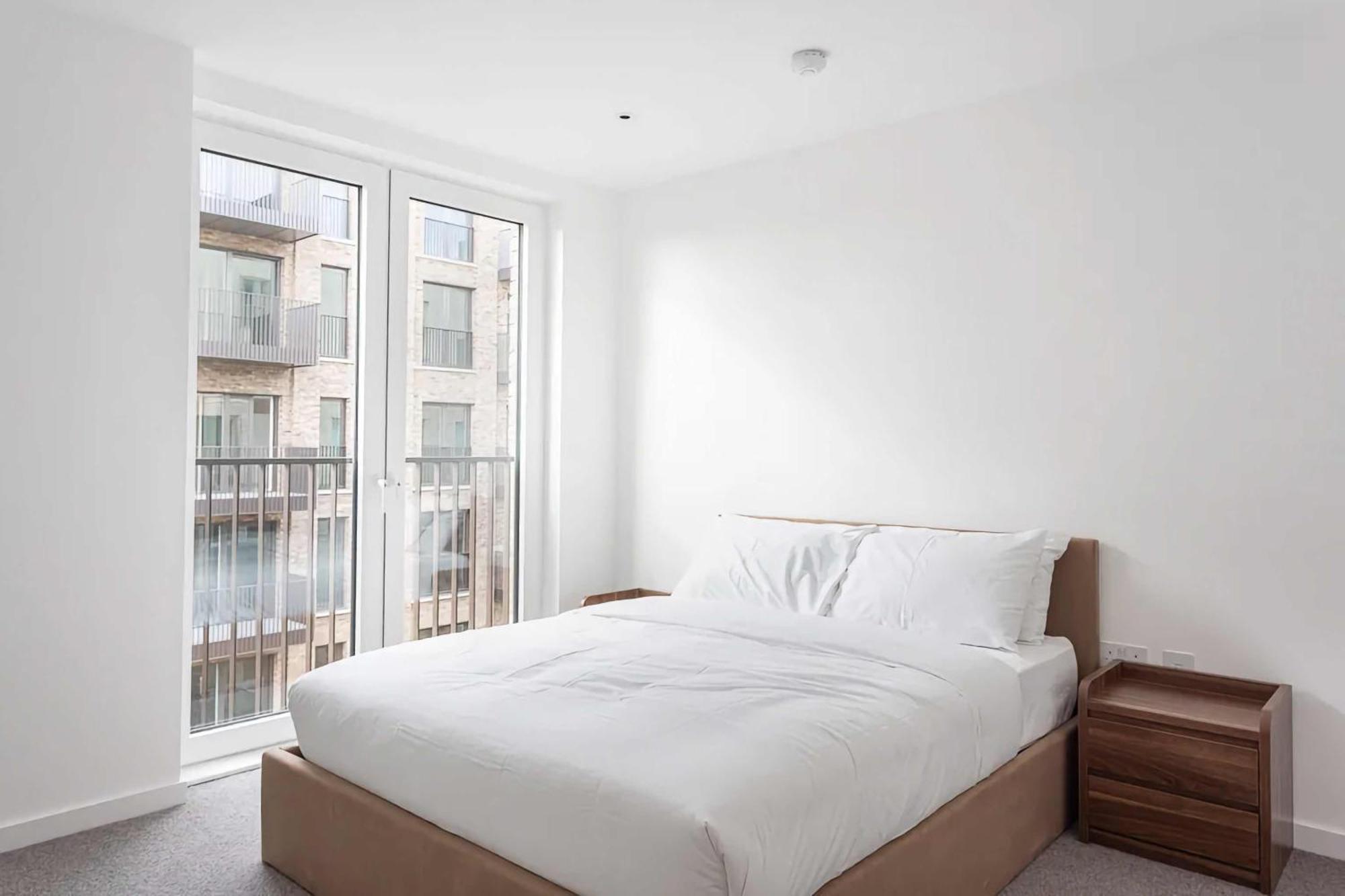 Luxury Retreat In * London